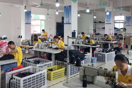 年終員工福利背包定制 深圳周邊哪個背包廠家好?